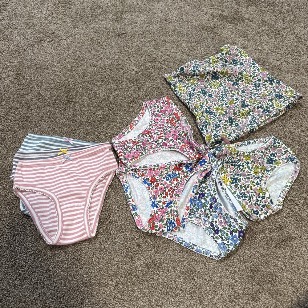 Boden Mini Pack Of 7 Multi Color Bows Stripes Floral Underwear 5-6 Years NEW